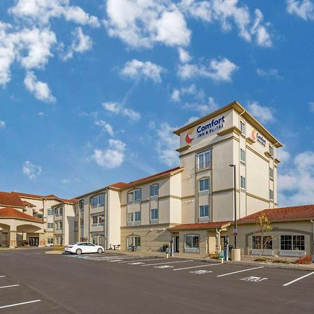 Comfort Inn & Suites Verona At Turning Stone Resort Casino Bagian luar foto