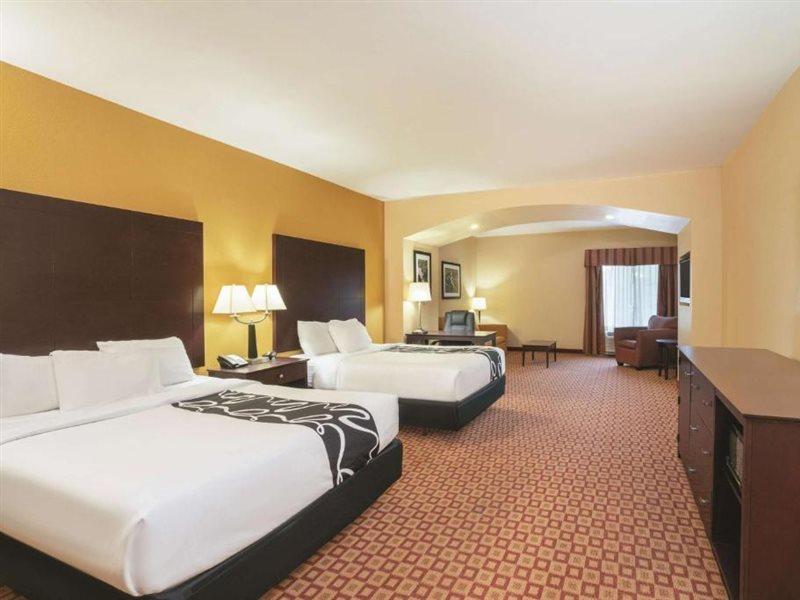 Comfort Inn & Suites Verona At Turning Stone Resort Casino Bagian luar foto
