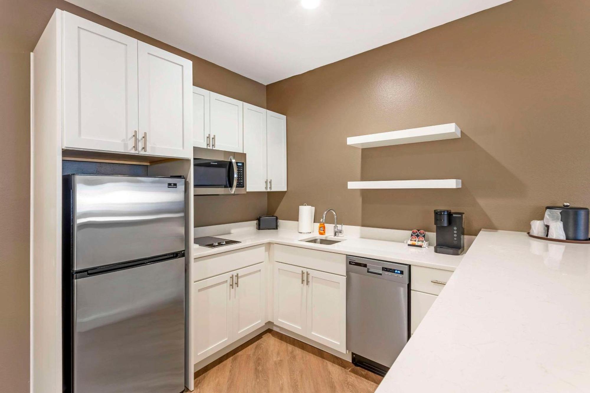 Comfort Inn & Suites Verona At Turning Stone Resort Casino Bagian luar foto