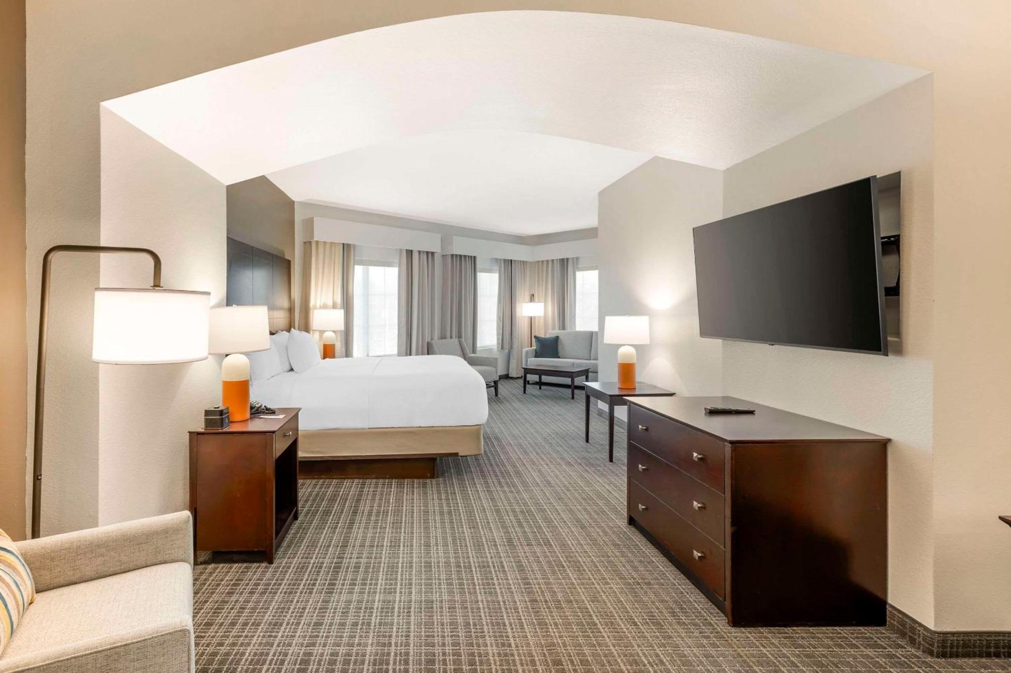 Comfort Inn & Suites Verona At Turning Stone Resort Casino Bagian luar foto