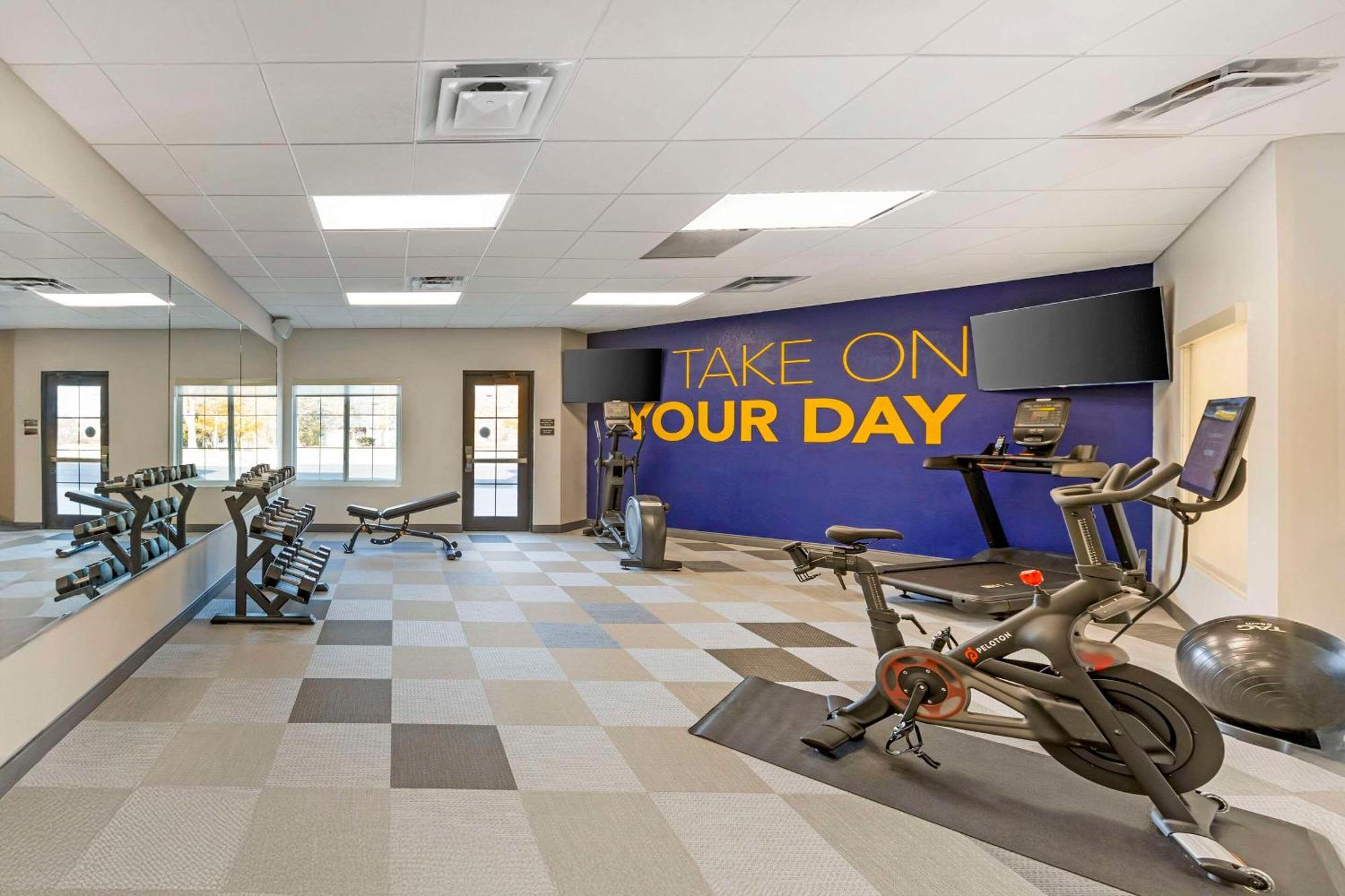 Comfort Inn & Suites Verona At Turning Stone Resort Casino Bagian luar foto