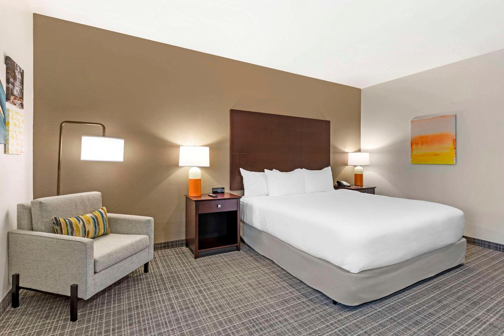 Comfort Inn & Suites Verona At Turning Stone Resort Casino Bagian luar foto