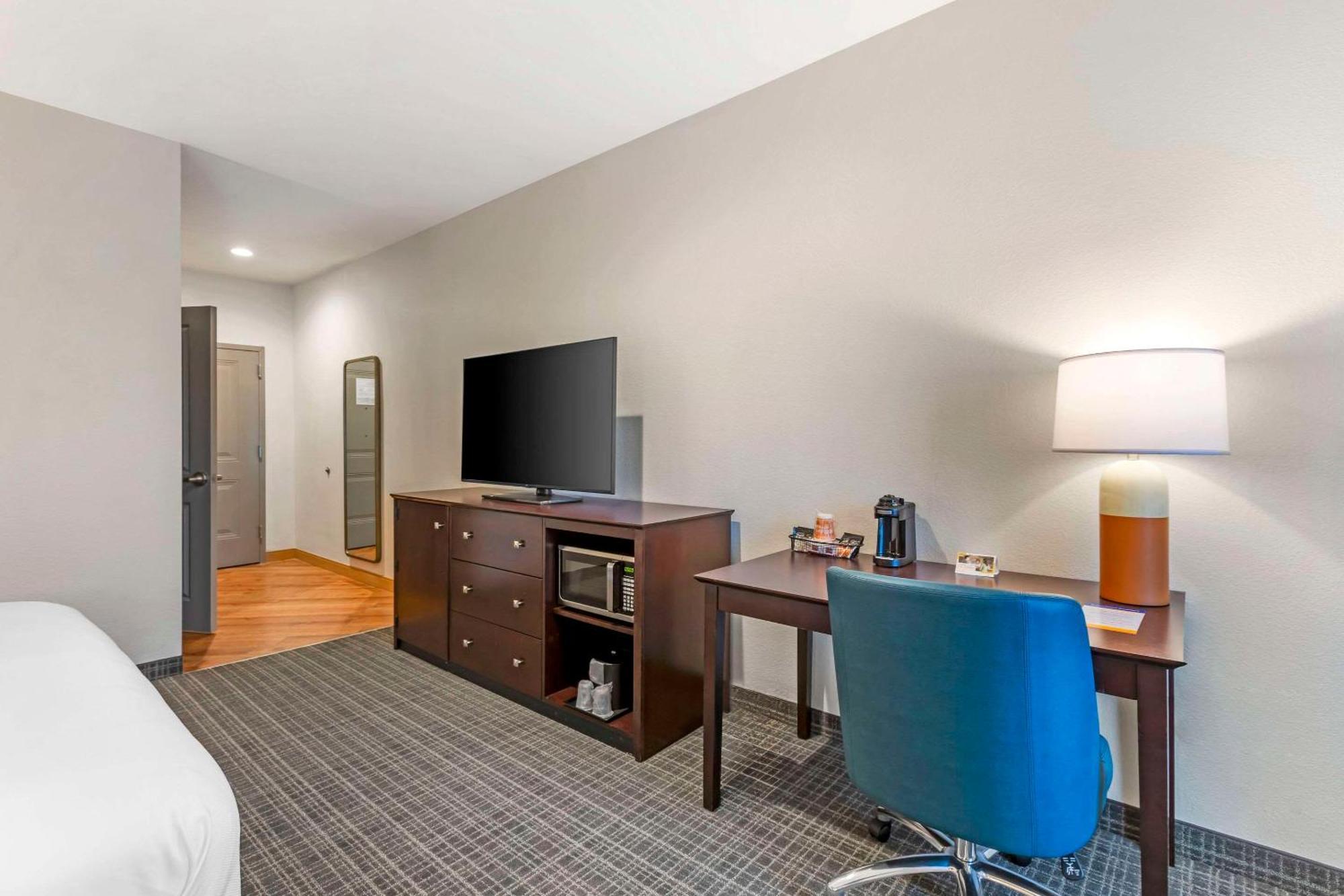 Comfort Inn & Suites Verona At Turning Stone Resort Casino Bagian luar foto