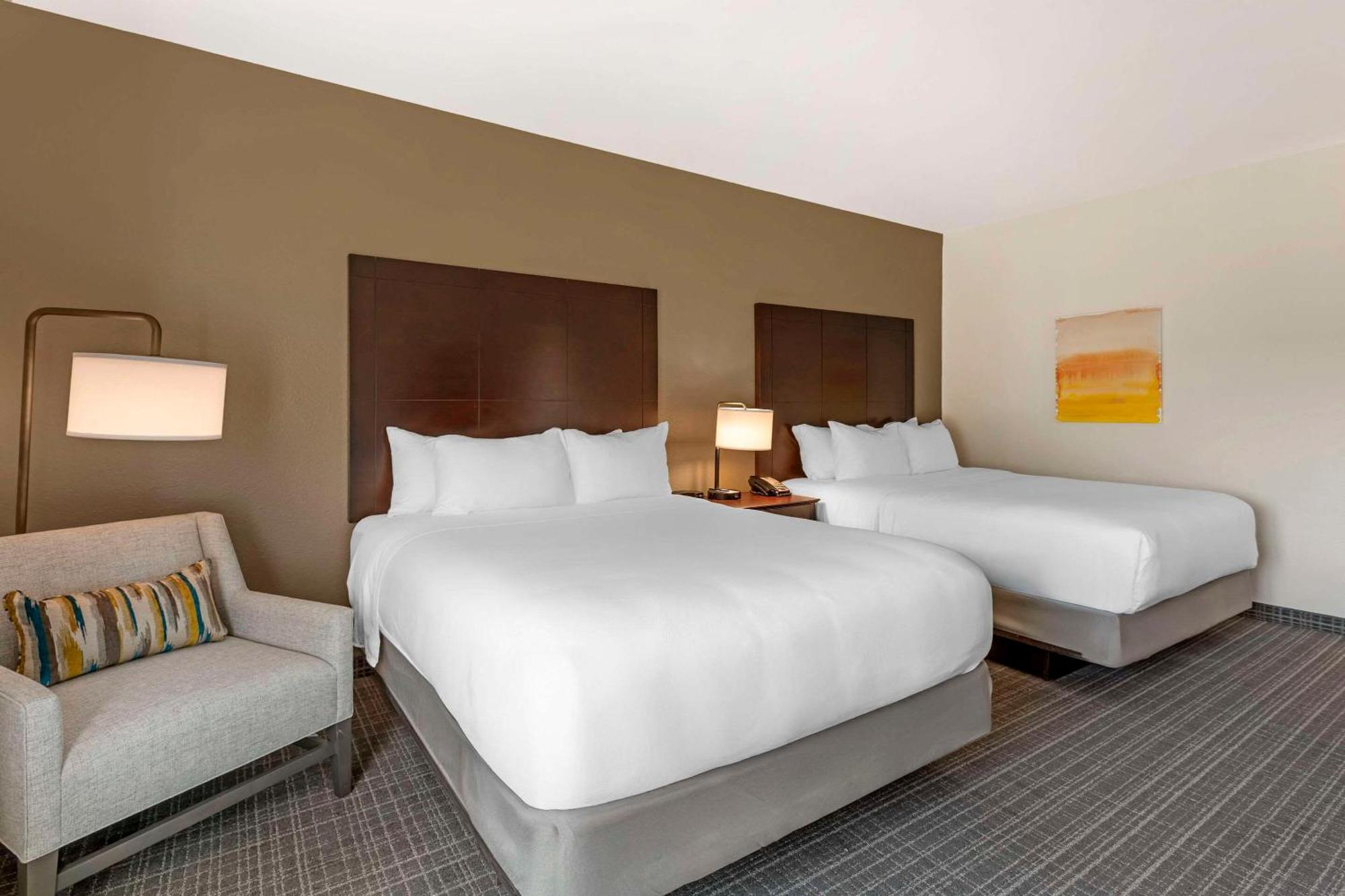 Comfort Inn & Suites Verona At Turning Stone Resort Casino Bagian luar foto