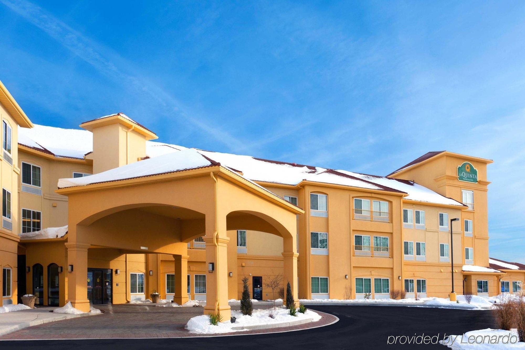 Comfort Inn & Suites Verona At Turning Stone Resort Casino Bagian luar foto