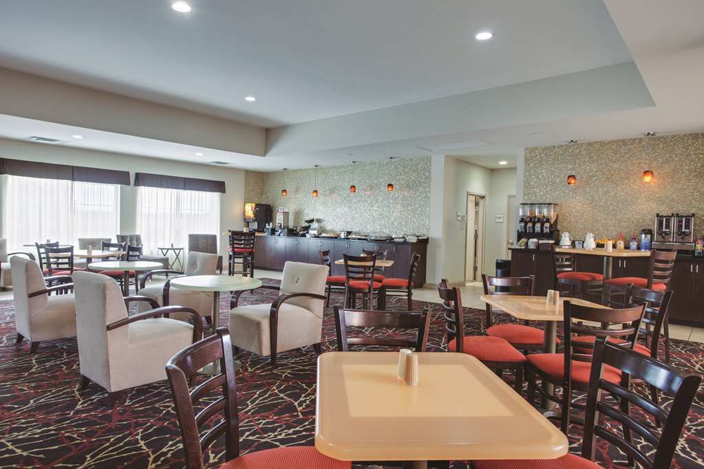 Comfort Inn & Suites Verona At Turning Stone Resort Casino Restoran foto